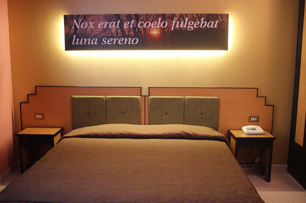 Hotel Orazio 韦诺萨 外观 照片